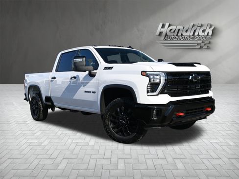 Used 2026 Chevrolet Silverado 2500 LT w/ Trail Boss Package image 2