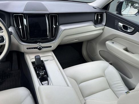 Used 2024 Volvo XC60 B5 Core w/ Protection Package Premier AWD/4WD image 27