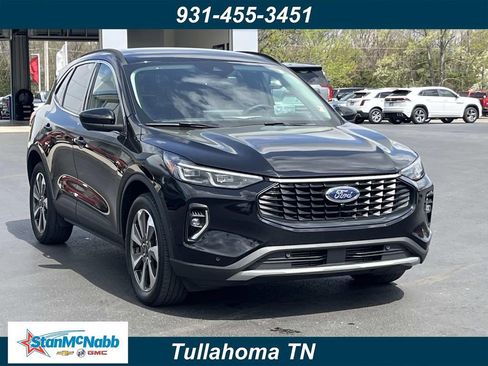 Used 2023 Ford Escape Platinum w/ Premium Technology Package AWD/4WD image 1