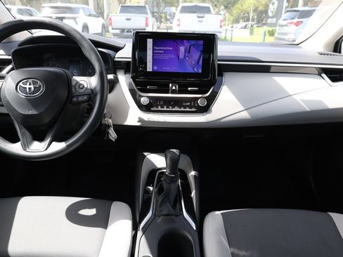 Used 2025 Toyota Corolla LE FWD image 21