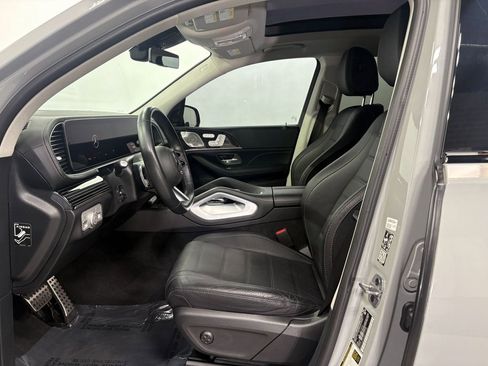 Used 2024 Mercedes-Benz GLS 450 4MATIC image 8