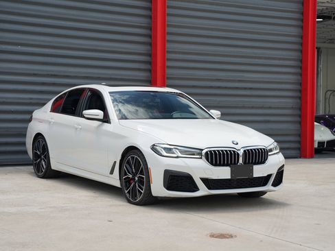 Used 2021 BMW 540i w/ M Sport Package RWD image 3