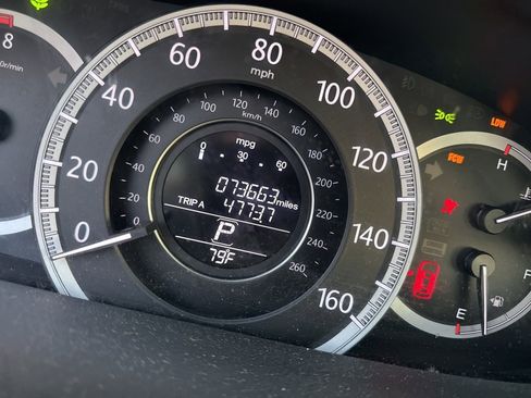 Used 2015 Honda Accord EX-L image 10