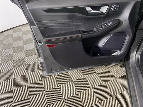 Used 2022 Ford Escape SEL w/ SEL Stealth AWD Package image 18