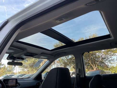 New 2025 Nissan Rogue SV w/ SV Premium Package image 19