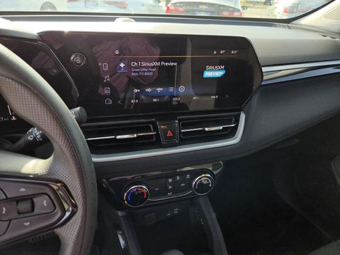 Used 2025 Chevrolet TrailBlazer LT FWD image 20