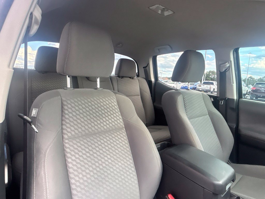 Used 2022 Toyota Tacoma SR5 RWD image 18