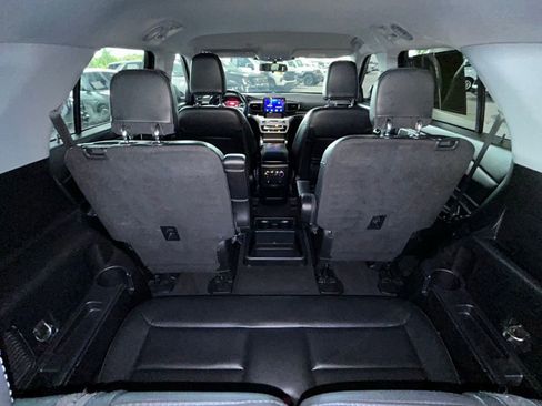 Used 2021 Ford Explorer XLT w/ Equipment Group 202A image 38