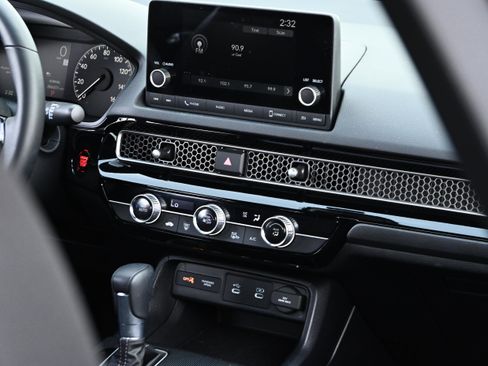 Used 2025 Honda Civic Sport image 21