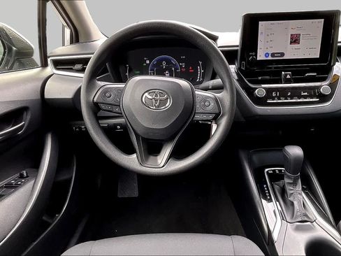 Used 2026 Toyota Corolla LE FWD image 6