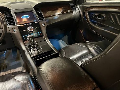 Used 2018 Ford Taurus Limited image 20