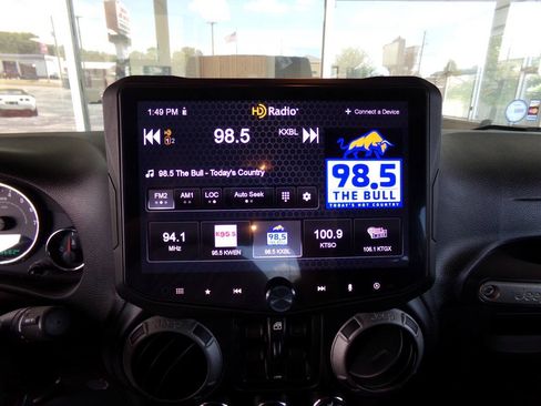 Used 2015 Jeep Wrangler Unlimited Sport AWD/4WD image 19