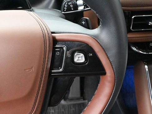 Used 2025 Lincoln Aviator Reserve w/ Jet Appearance Package image 31