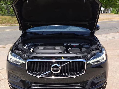 Used 2020 Volvo XC60 T5 Momentum FWD image 5