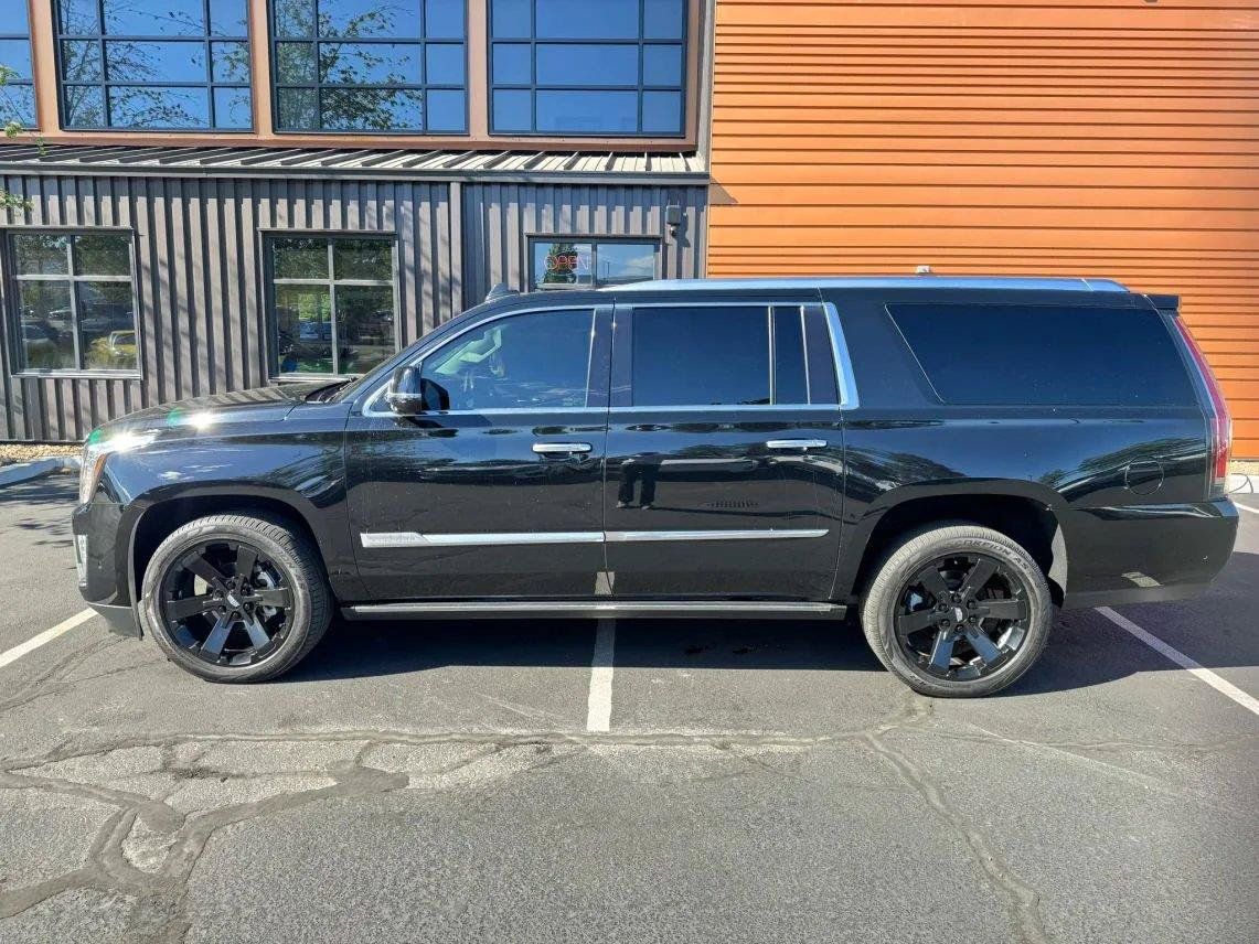 Used 2019 Cadillac Escalade ESV Premium Luxury AWD/4WD image 2