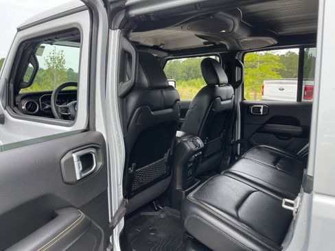 Used 2024 Jeep Wrangler Unlimited Sahara w/ Technology Group AWD/4WD image 36
