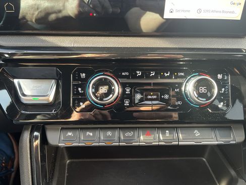 Used 2023 GMC Sierra 1500 AT4 w/ Technology Package image 18