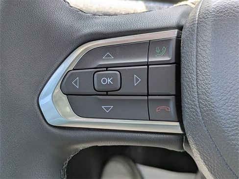 New 2025 Jeep Compass Latitude w/ Sun & Sound Group image 25