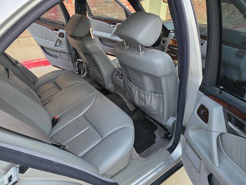 Used 1998 Mercedes-Benz E 320 Sedan image 13