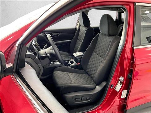Used 2018 Nissan Rogue Sport SV FWD image 27