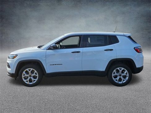 Certified 2025 Jeep Compass Sport image 7