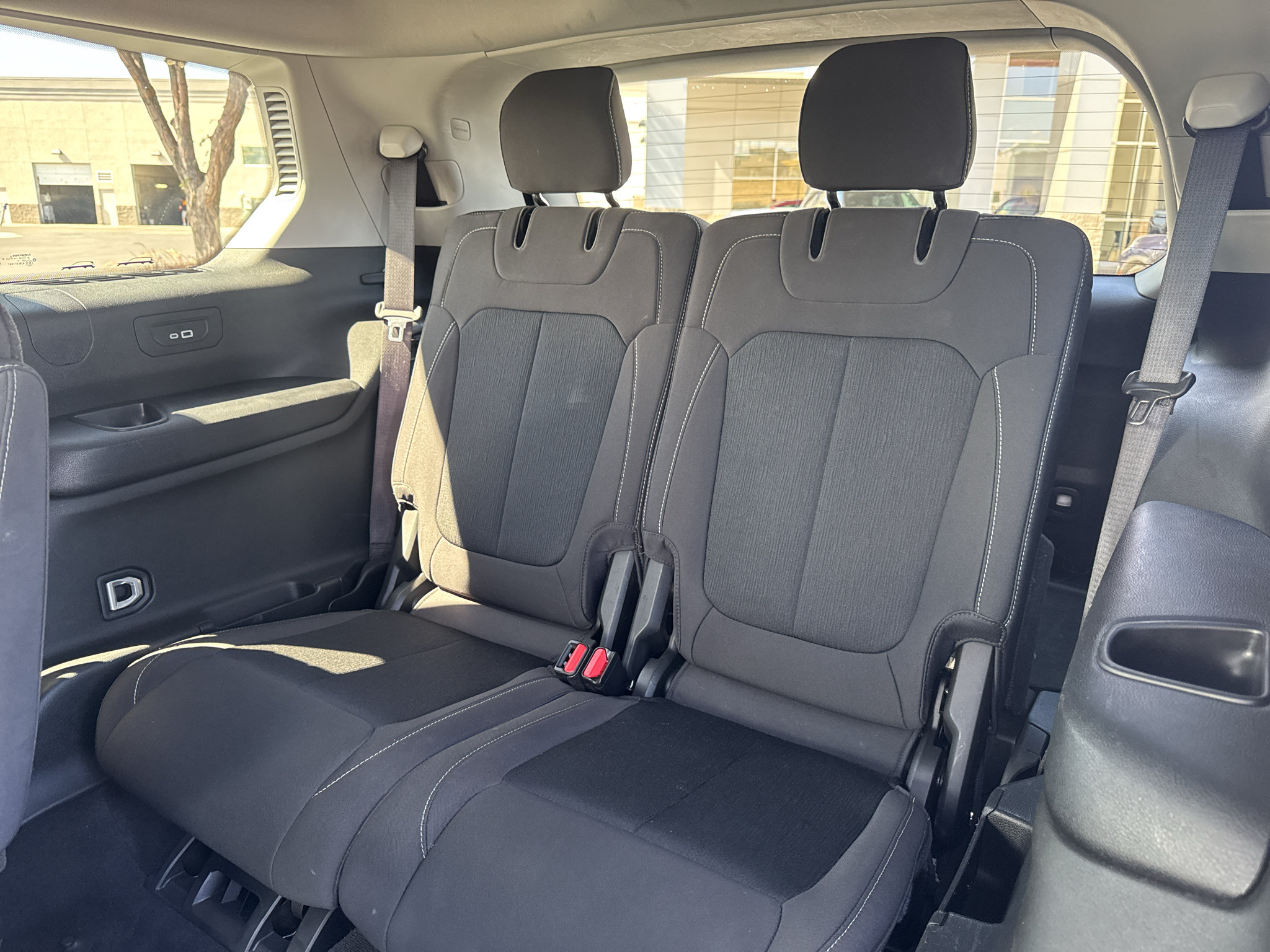 Used 2022 Jeep Grand Cherokee L Laredo w/ Luxury Tech Group I AWD/4WD image 9