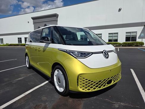 Used 2025 Volkswagen ID. Buzz 1st Edition RWD image 56