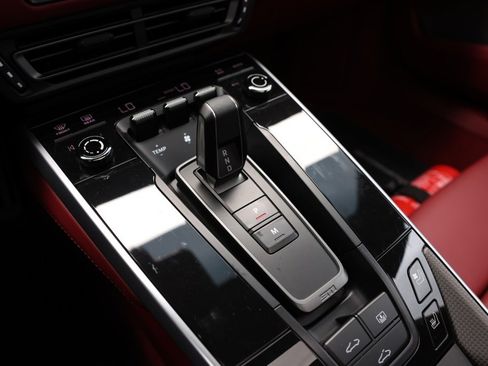 Used 2024 Porsche 911 Carrera w/ Premium Package image 54