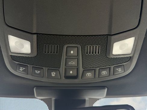 Used 2017 Ford F150 Platinum w/ Equipment Group 701A Luxury AWD/4WD image 33