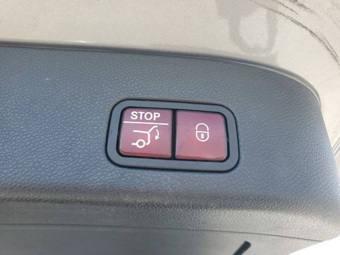 Used 2015 Mercedes-Benz GL 450 4MATIC image 17