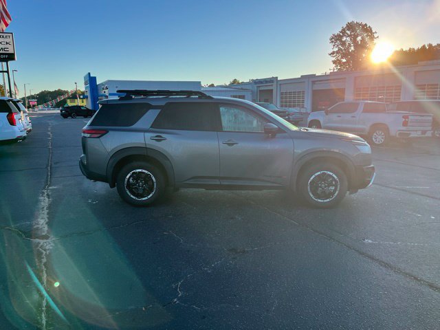 Used 2024 Nissan Pathfinder Rock Creek AWD/4WD image 2