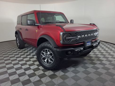 Used 2025 Ford Bronco Badlands AWD/4WD image 1