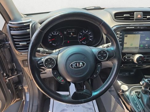 Used 2016 Kia Soul ! w/ Premium Package FWD image 12