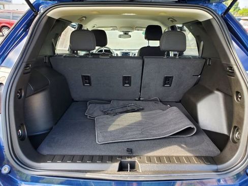 Certified 2022 Chevrolet Equinox LS w/ LS Convenience Package FWD image 10