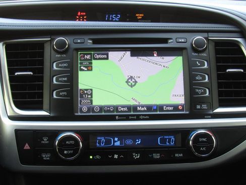 Certified 2019 Toyota Highlander XLE AWD/4WD image 31