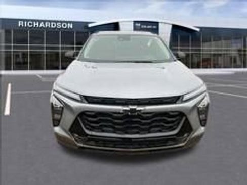 Used 2025 Chevrolet Trax ACTIV w/ Sunroof Package FWD image 10