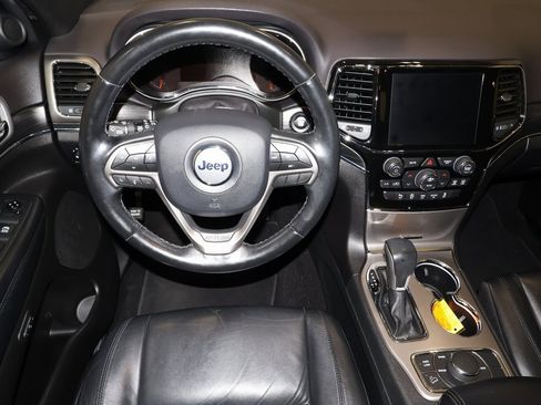 Used 2020 Jeep Grand Cherokee Limited image 23