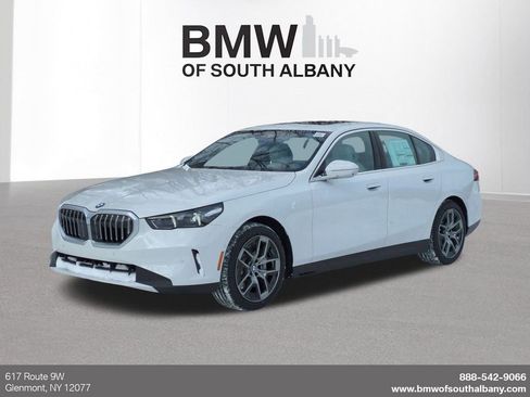 New 2026 BMW 530i xDrive w/ Premium Package AWD/4WD image 1