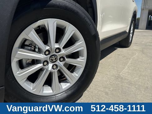 Used 2024 Toyota Grand Highlander FWD image 5