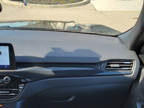 Used 2024 Ford Escape ST-Line image 13