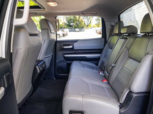 Used 2015 Toyota Tundra Limited w/ Limited Premium Package RWD image 19