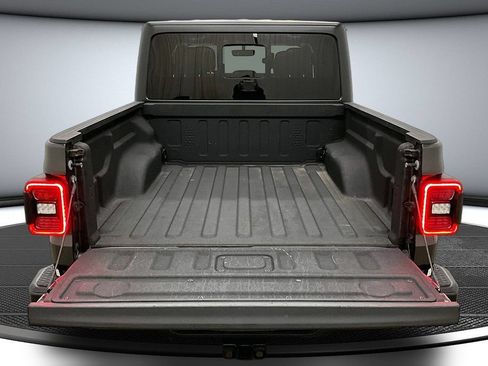 Used 2021 Jeep Gladiator Overland AWD/4WD image 7