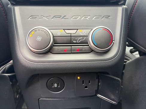 Certified 2025 Ford Explorer ST-Line w/ Premium Package AWD/4WD image 26
