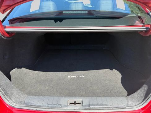 Used 2020 Nissan Sentra SR w/ Premium Package FWD image 29