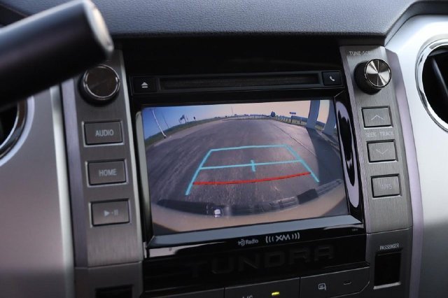 Used 2017 Toyota Tundra SR5 AWD/4WD image 15