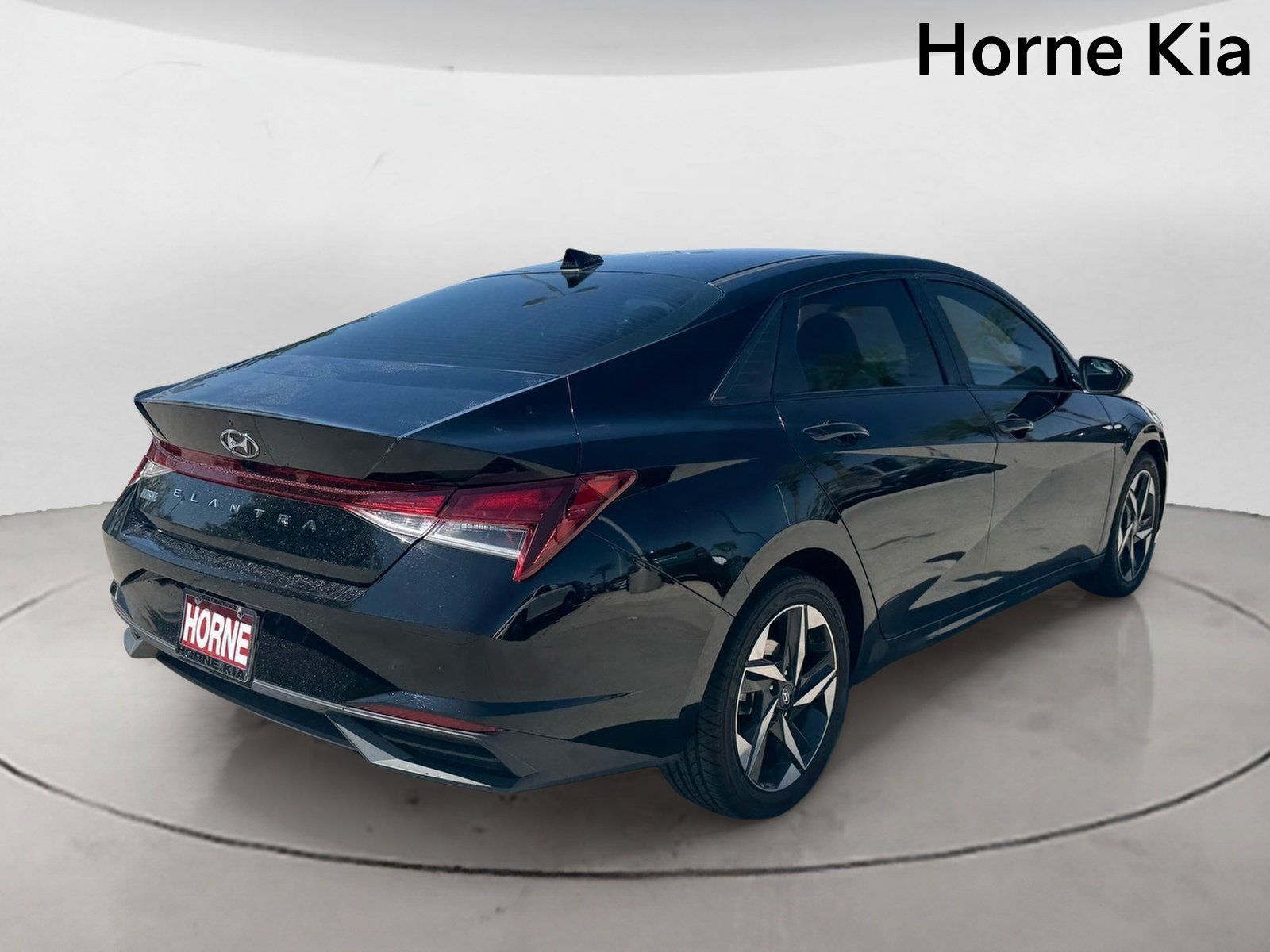 Used 2023 Hyundai Elantra SEL w/ Convenience Package FWD image 4