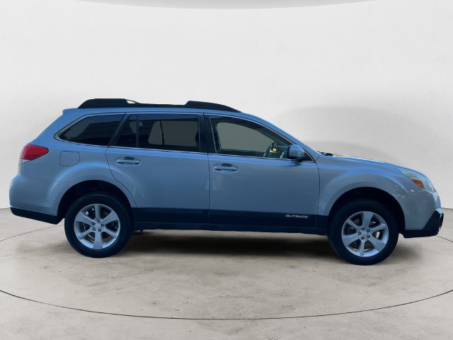 Used 2013 Subaru Outback 2.5i Premium AWD/4WD image 4