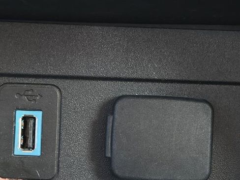 Used 2019 Ford Escape SE image 30