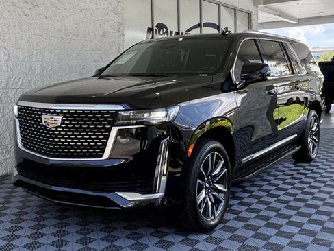 Used 2021 Cadillac Escalade ESV Premium Luxury RWD image 2