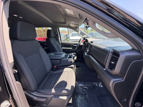 Used 2025 Chevrolet Silverado 1500 LT AWD/4WD image 22